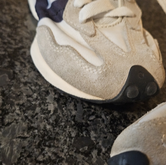 New Balance 327 Shoes Boys Size 11 White Suede Mesh Blue PS327FE Retro Running - Picture 4 of 15